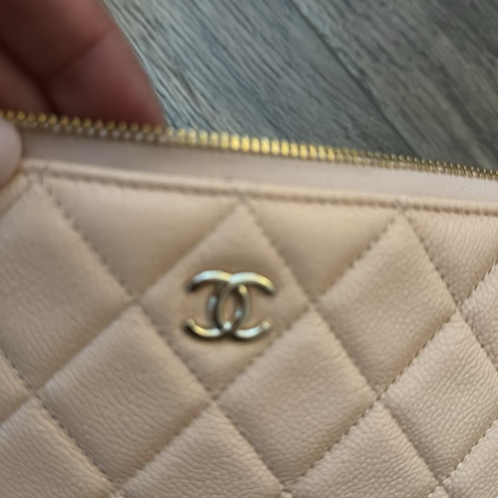 Authentic CHANEL Quilted Clutch - Picture 6 of 14